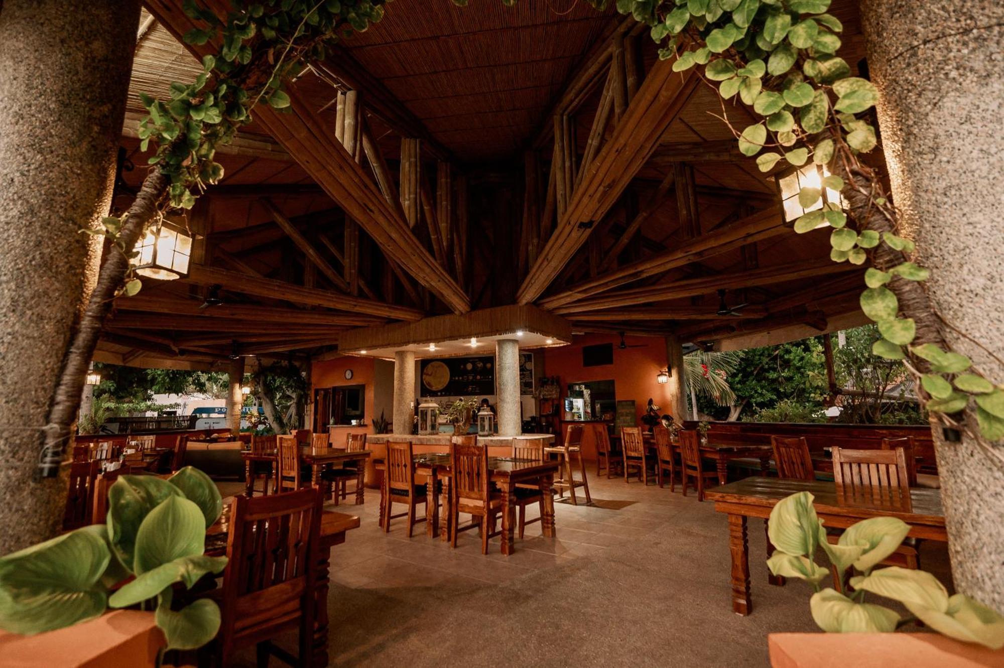 Polaris Beach And Dive Resort Inc Loon Экстерьер фото